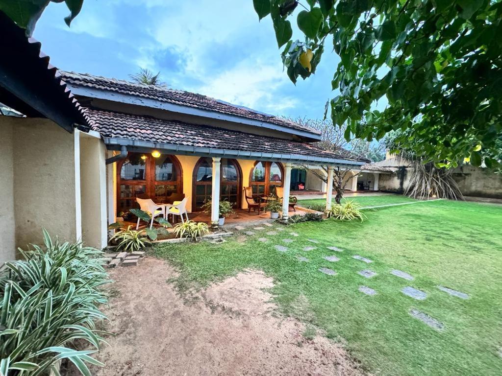 Isle Of Thalpe Bed and Breakfast Unawatuna Eksteriør billede