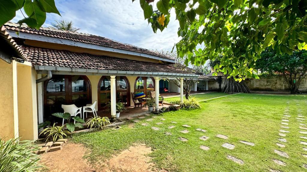 Isle Of Thalpe Bed and Breakfast Unawatuna Eksteriør billede